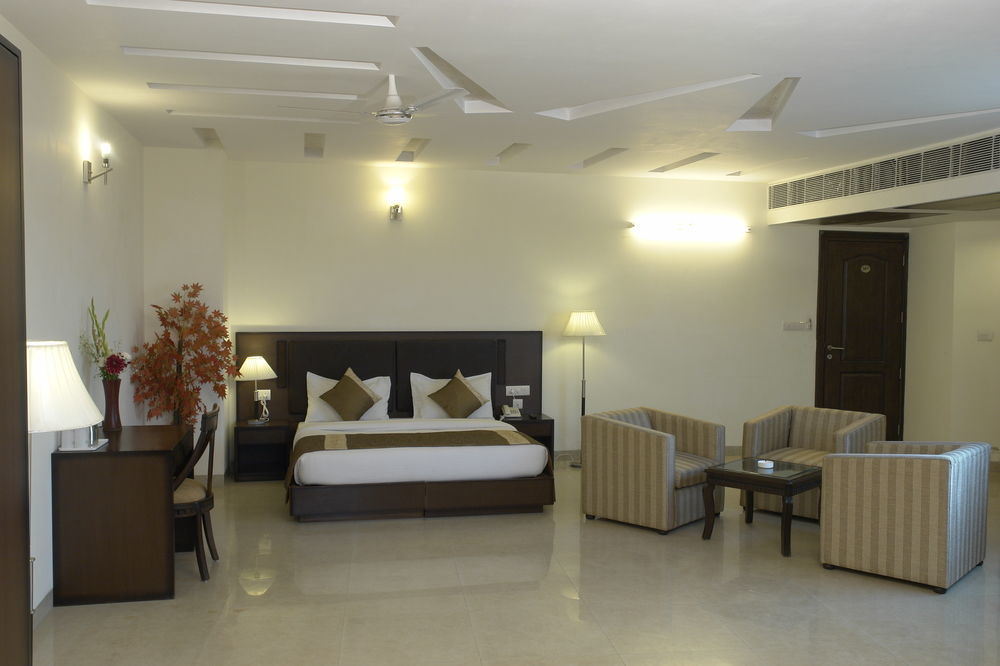 Hotel Alpine Tree Yeni Delhi Dış mekan fotoğraf