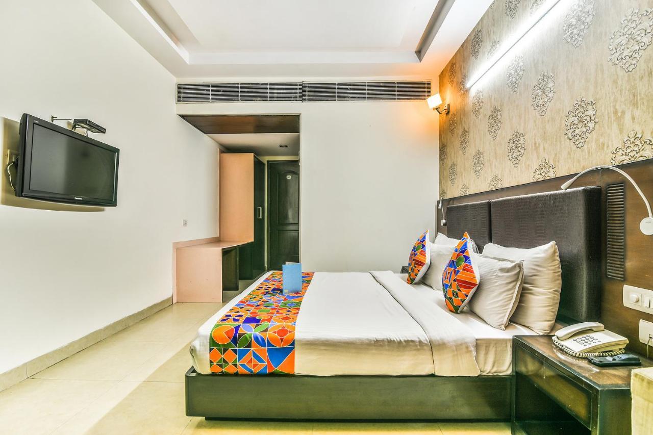 Hotel Alpine Tree Yeni Delhi Dış mekan fotoğraf