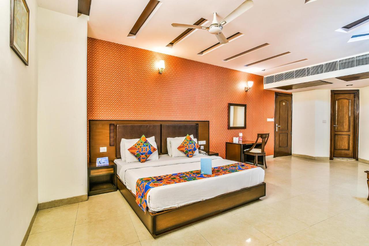 Hotel Alpine Tree Yeni Delhi Dış mekan fotoğraf