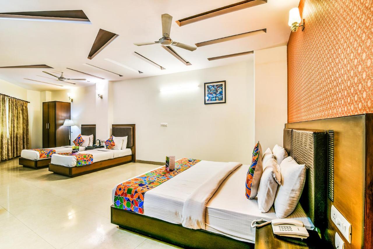 Hotel Alpine Tree Yeni Delhi Dış mekan fotoğraf
